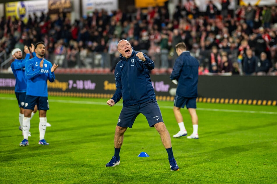Uwe Rösler (57) ballte die Fäuste. Binnen einer Woche hat sein Team die Kehrtwende geschafft.