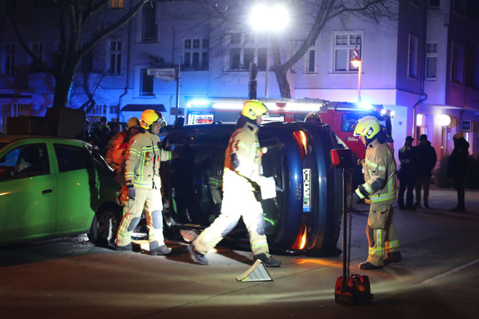 Feuerwehrleute mussten den 19 Jahre alten Audi-Fahrer aus seinem Wagen befreien.