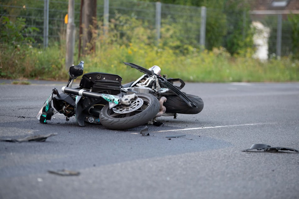 Die KTM des verstorbenen Niederländers war nach dem verheerenden Crash nicht mehr fahrtauglich.