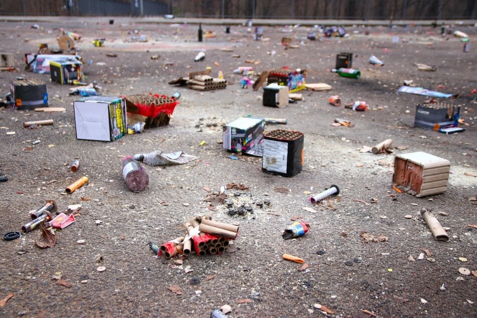 Mit Abfall übersät: In Leipzig kam wieder viel Silvestermüll zusammen.