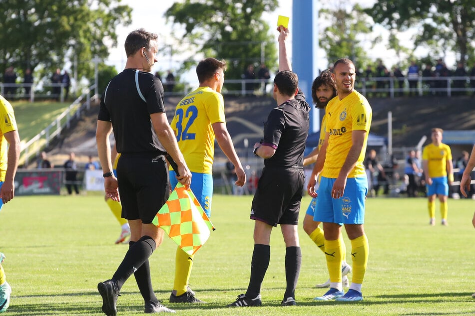 Auch im Trikot von Lok Leipzig wurde Weigel nicht selten verwarnt.