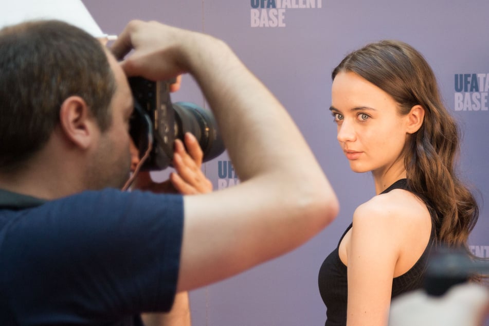 Unter 16-Jährige benötigen das Einverständnis ihrer Erziehungsberechtigten, um an dem Casting teilzunehmen.