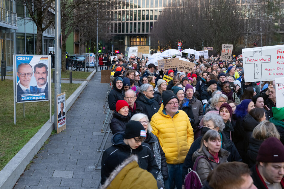 Die Veranstaltungen in München verliefen laut Polizei ohne Zwischenfälle.