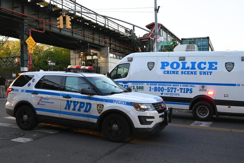 Four shot after police open fire on fare jumper in NYC subway station