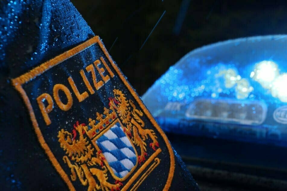 Die Polizei geht davon aus, dass die Frau in den Kanal gefallen ist. (Symbolbild)