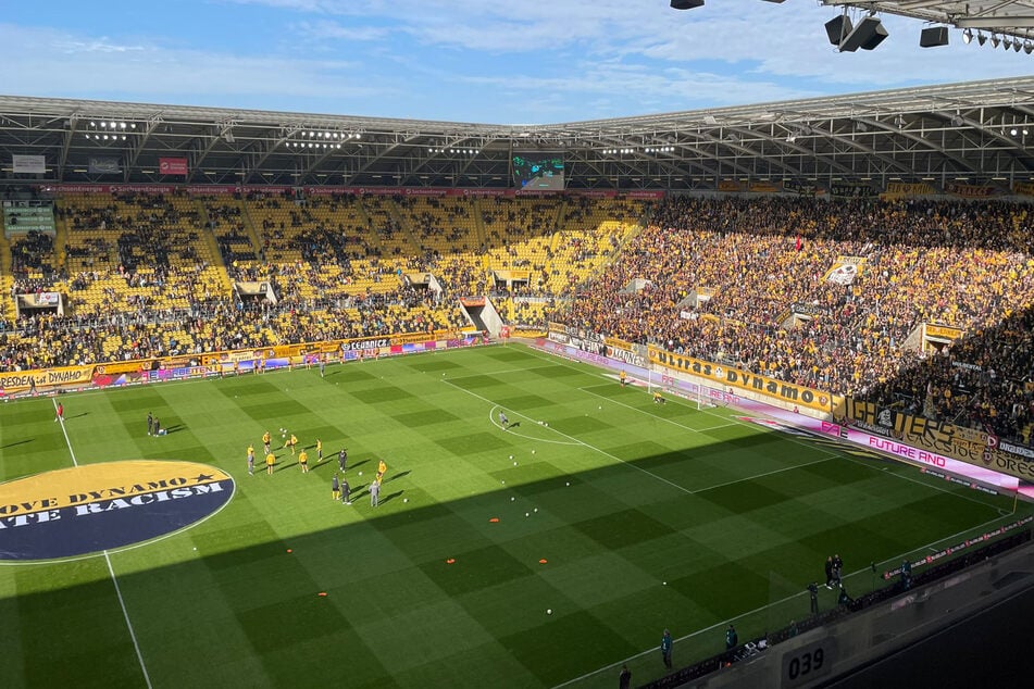 So langsam aber sicher füllt sich das Rudolf-Harbig-Stadion.