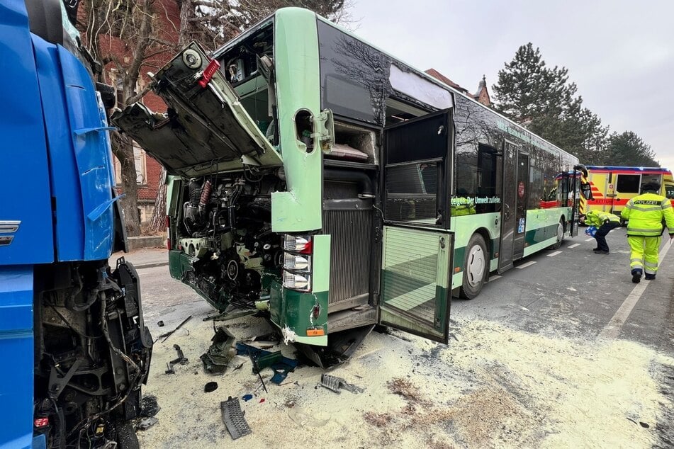 Ein Linienbus war in den Unfall verwickelt.