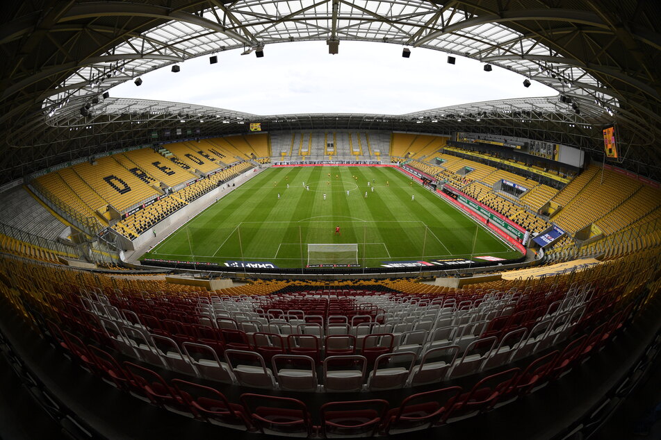 Wer unter den Anhängern von Dynamo Dresden aktuell auf Dauerkarten für die kommende Saison hofft, wird enttäuscht.