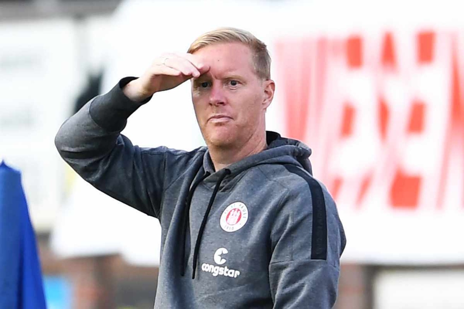 Timo Schultz (43), Trainer des FC St. Pauli, war mit dem Auftritt seiner Mannschaft nicht zufrieden. (Archivbild)