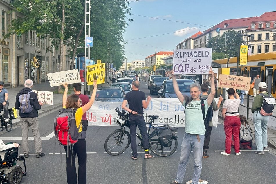 Am Donnerstagmorgen demonstrierte "Extinction Rebellion" in Dresden.