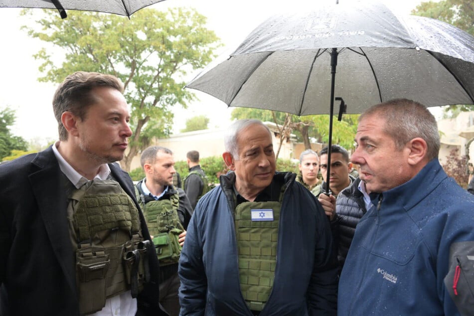 Elon Musk (52, links) und Israels Ministerpräsident Netanjahu (74, Mitte) besuchten in dieser Woche die Grenze zum Gazastreifen.