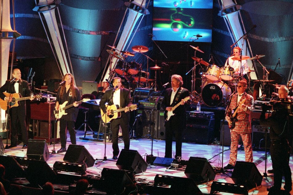 Die Eagles bei einem Konzert 1998 in New York. Randy Meisner ist links im Bild zu sehen.