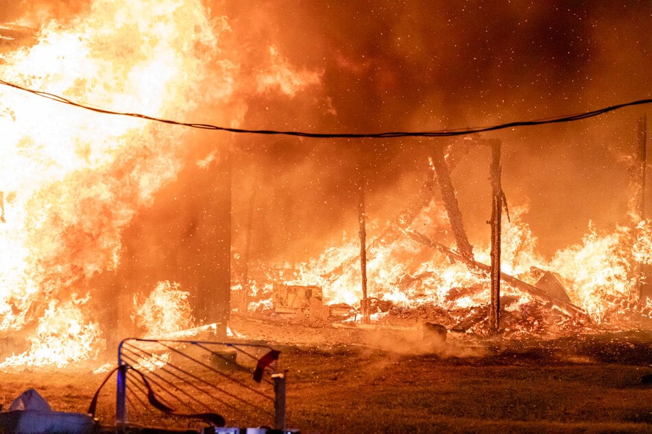 Die Flammen verwüsteten die Lauben völlig - übrig blieb nur noch Schutt und Asche.