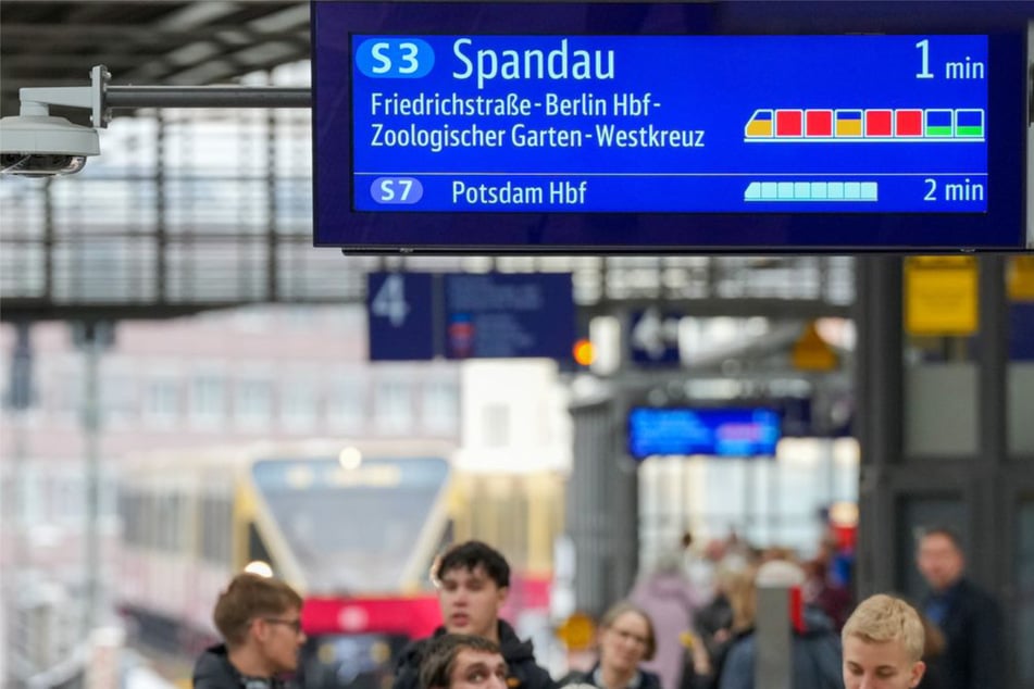 Eine neue Anzeige informiert jetzt auch darüber, wie stark die folgenden S-Bahnen ausgelastet sind.