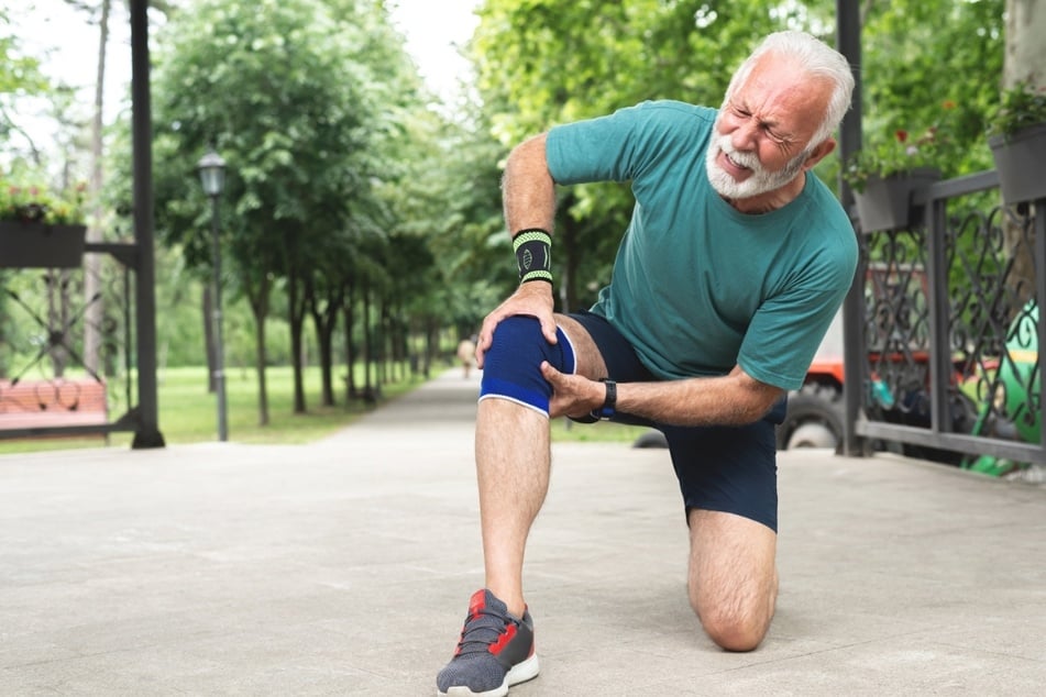 Schmerzen im Knie? Mit diesem Tipp stärkt Ihr Gelenke von innen