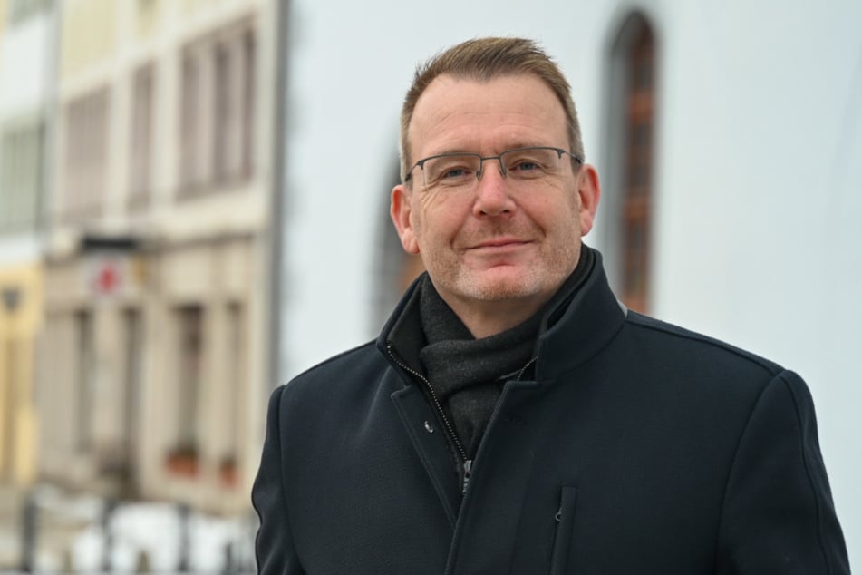 Sven Krüger (51, parteilos) freut sich auf den symbolischen Startschuss beim Landkreislauf.