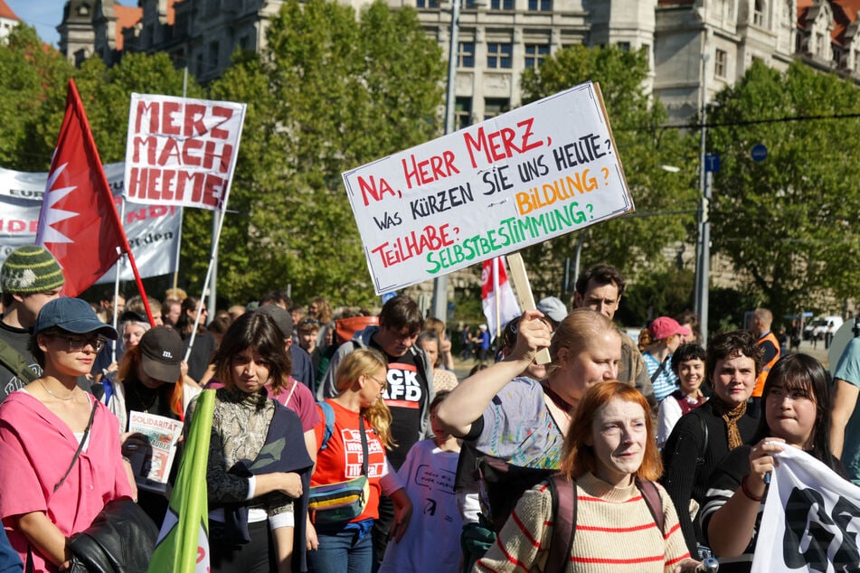 Am Samstag protestierten zahlreiche Menschen in Leipzig gegen die Reformvorhaben der Bundesregierung.