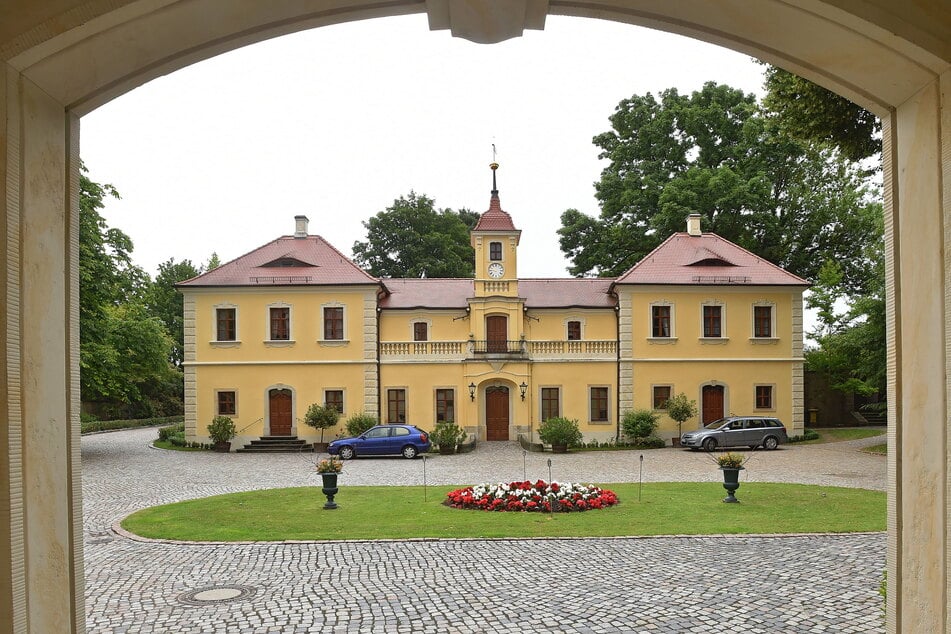 Schloss Proschwitz beherbergt seit heute 20 Ölgemälde von Roland Schwenke.