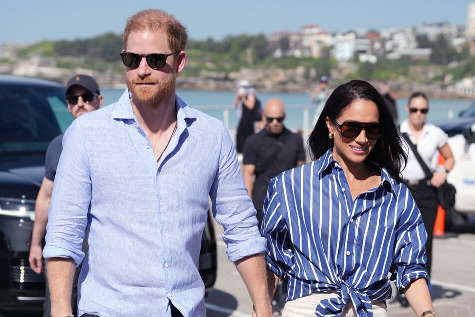 Prinz Harry (41) und Herzogin Meghan (44) ernten für ihre Australien-Reise Kritik.