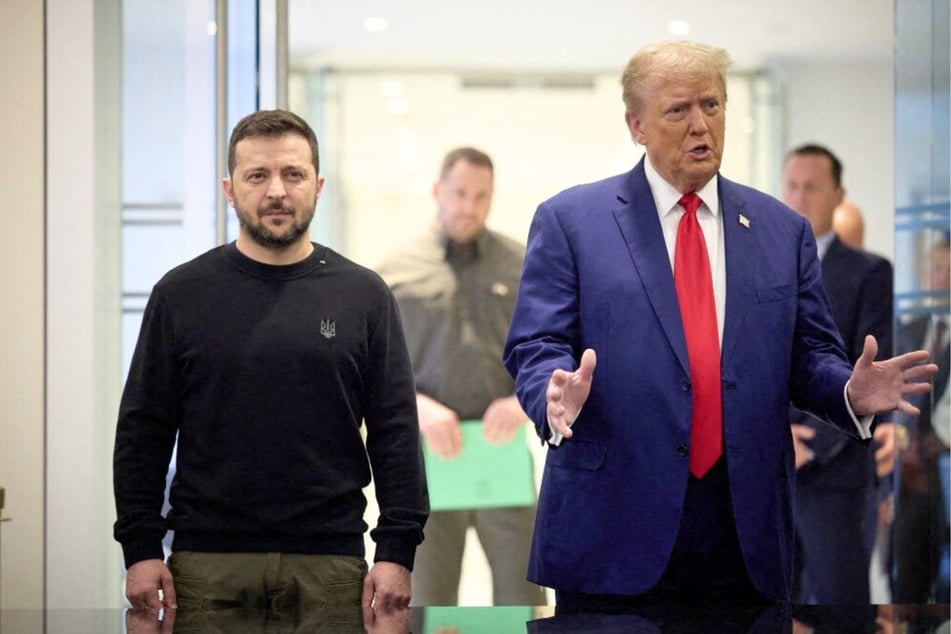 Trump reportedly holds behind-the-scenes talks in push to secure "day one" ceasefire in Ukraine war