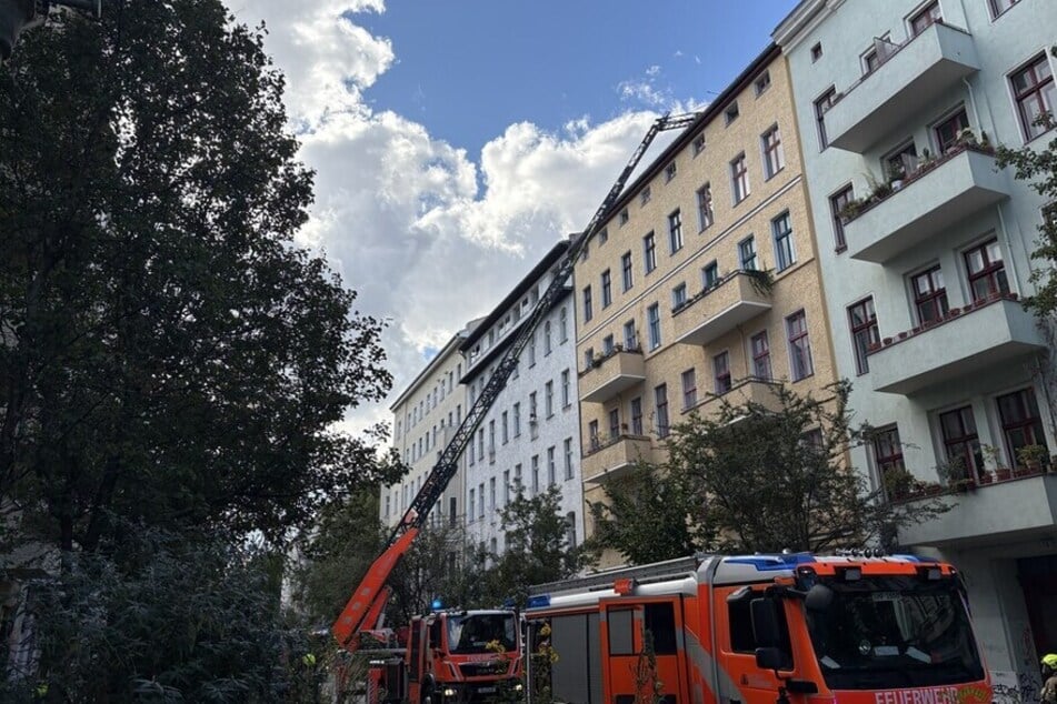 Die Berliner Feuerwehr musste am Montagmittag nach Kreuzberg ausrücken.