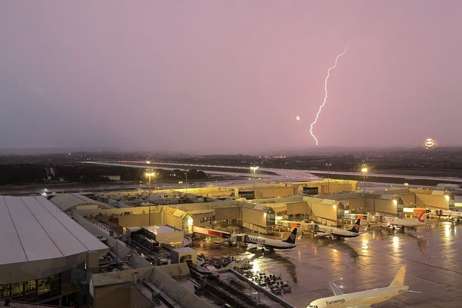 Das Unwetter auf Mallorca sorgte für Chaos am Flughafen von Palma.