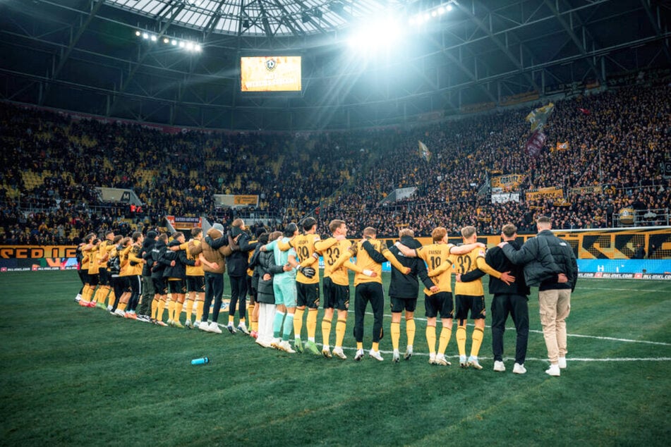 Tickets sind an allen bekannten Vorverkaufsstellen, sowie online erhältlich.