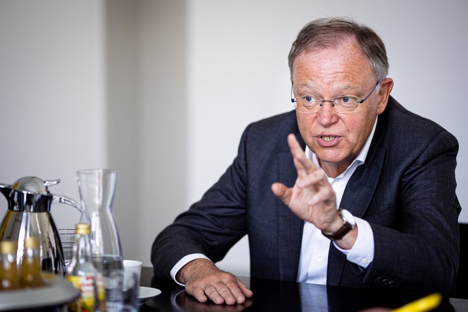 Niedersachsens Ministerpräsident Stephan Weil (62, SPD) bemängelt den Rückgang der Impfbereitschaft. (Archivbild)