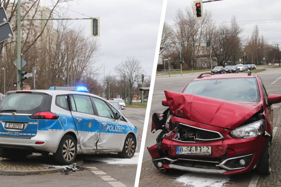 Kreuzungs-Crash im Einsatz: Mitsubishi rammt Streifenwagen in Berlin