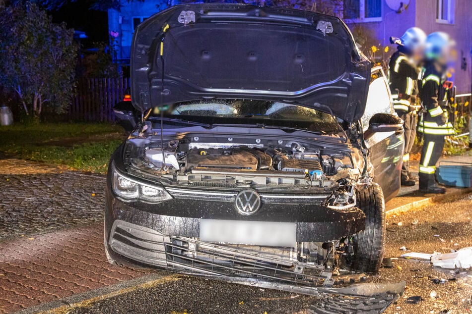 Beide Fahrer (24, 30) wurden bei dem Crash leicht verletzt.