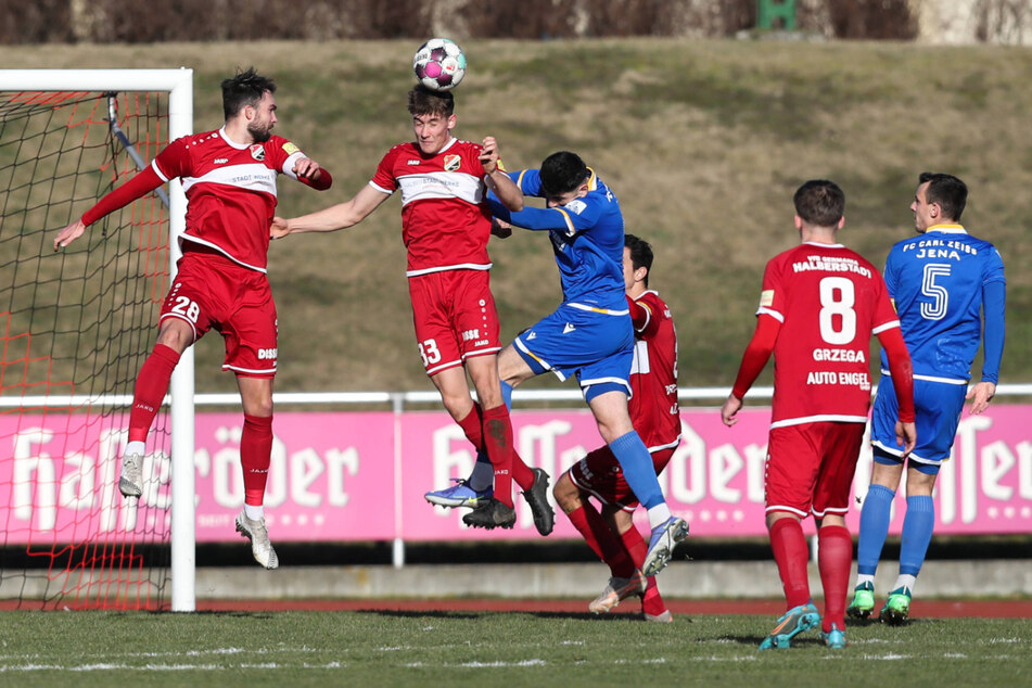 Der FC Carl Zeiss Jena hatte gegen die abstiegsgefährdeten Halberstädter mehr Ballbesitz - spielerisch überzeugen konnten sie allerdings nicht.