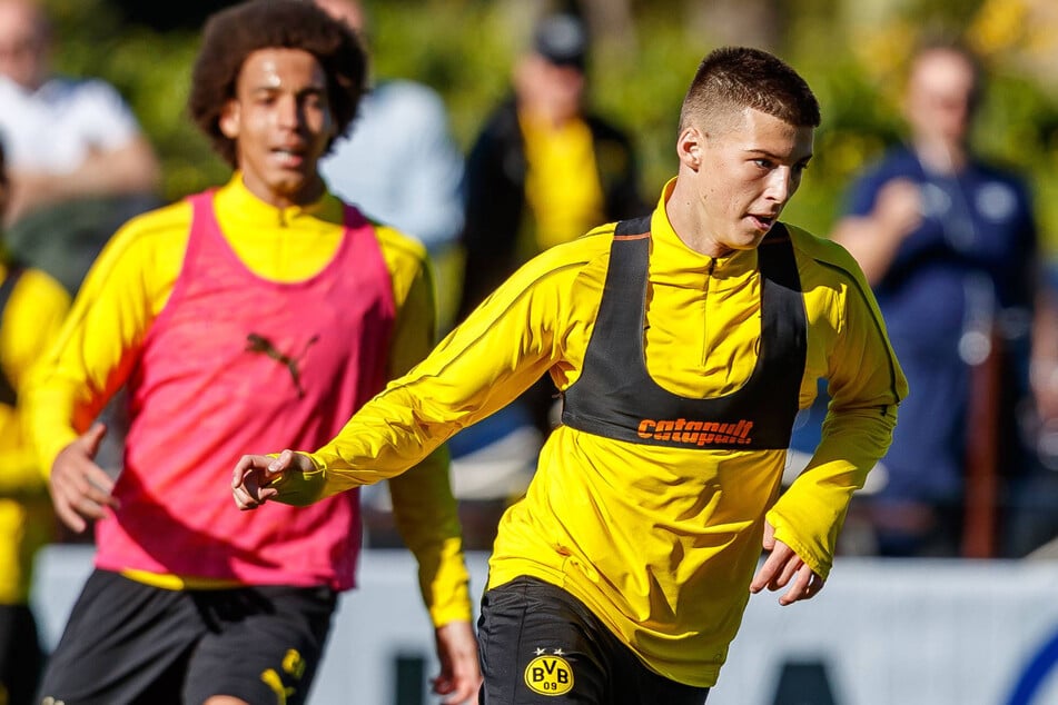 Beim BVB lernte Tobias Raschl (26, v.) auch von internationalen Größen wie Tobias Witsel.