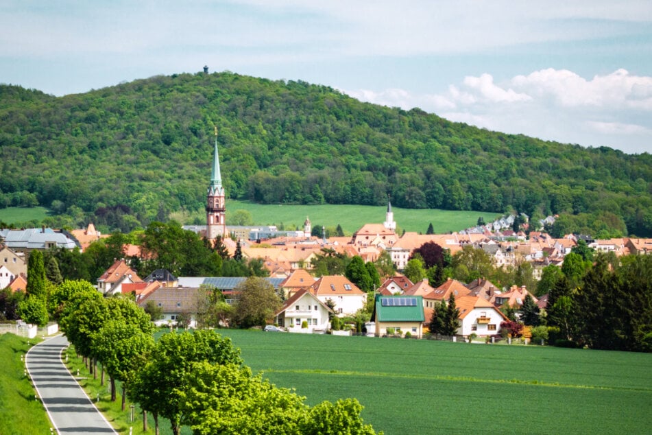 Wer den Löbauer Berg erklimmt, kann selbst den Ort entdecken, der über Jahrhunderte die fantastischsten Geschichten hervorbrachte.