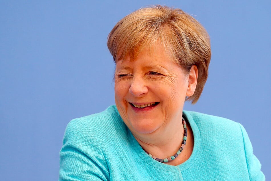 Der Kabarettist beschreibt Bundeskanzlerin Angela Merkel (67, CDU) als selbstironisch und sehr humorvoll.