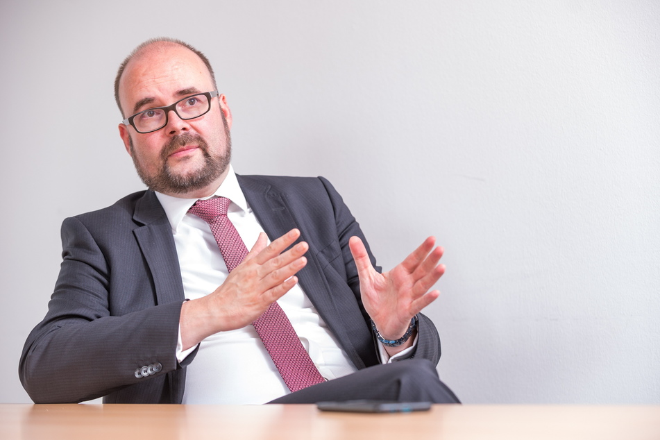 Sachsens Kultusminister Christian Piwarz (45, CDU) prüft derzeit den Einsatz von Luftfiltern in sächsischen Klassenzimmern.