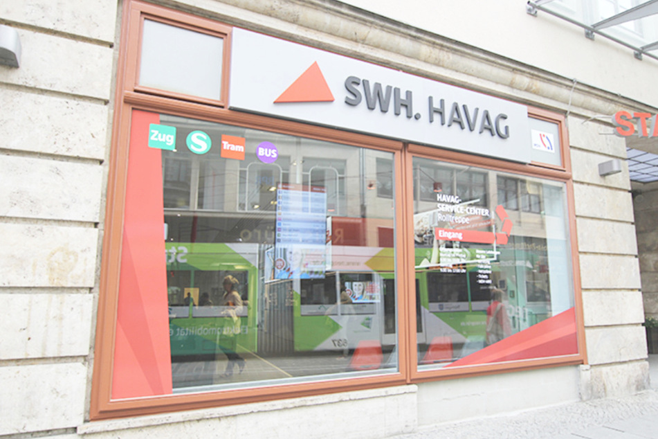 Das Deutschland-Ticket gibt's online oder in den SERVICE-CENTERN Rolltreppe und Neustadt der HAVAG.