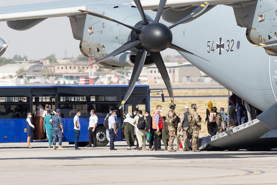 Die Bundeswehr flog nach der Machtübernahme der Taliban viele Ortskräfte nach Deutschland.