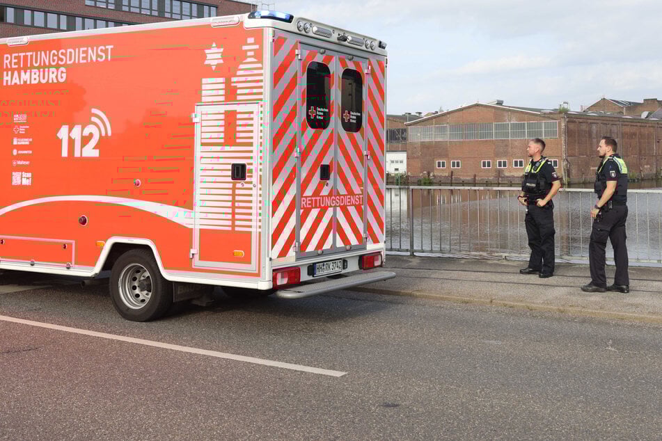 Hamburg: Überraschende Geburt: Frau kriegt Kind im Rettungswagen