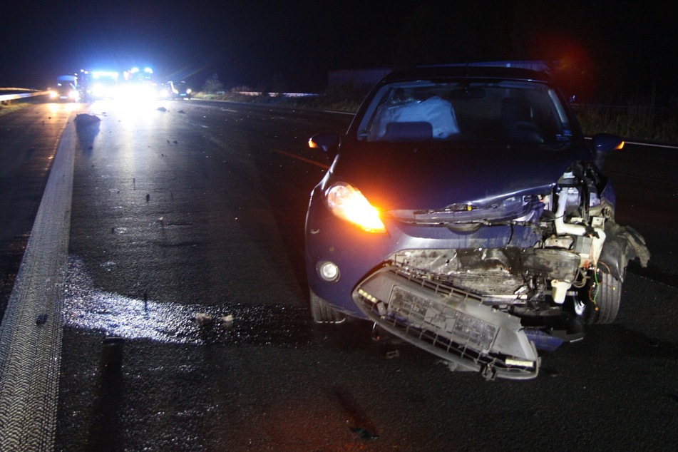 Unfall A2: Tierischer Gegenverkehr: Mehrere Autos krachen auf Autobahn in Wildschweine
