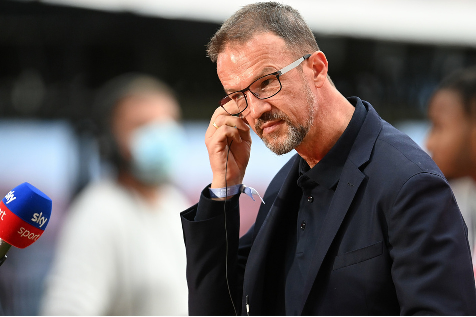 Hertha-Manager Fredi Bobic (49) ist nach dem Komplett-Ausfall der Hertha in Leipzig wütend.