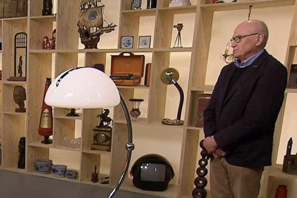 Karl-Heinz Buss (79) aus Kirn möchte bei "Bares für Rares" eine Stehlampe verkaufen.