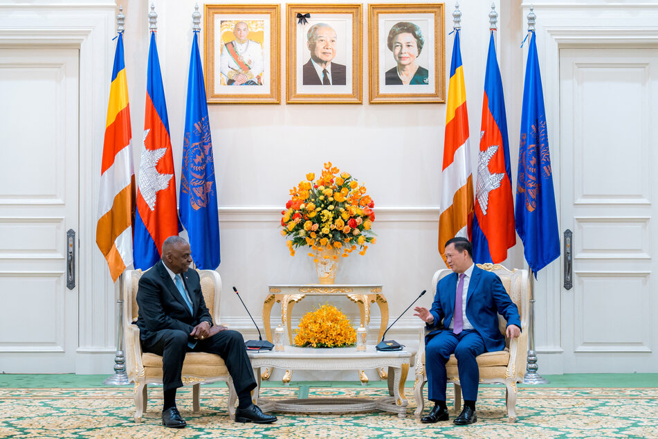 US Defense Secretary Lloyd Austin meets with Cambodian Prime Minister Hun Manet in Phnom Penh.