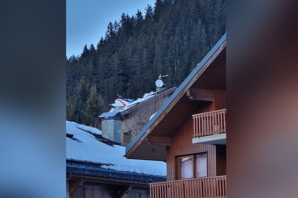 In einem französischen Skigebiet kam es am Dienstag zu einem tragischen Flugzeugabsturz.