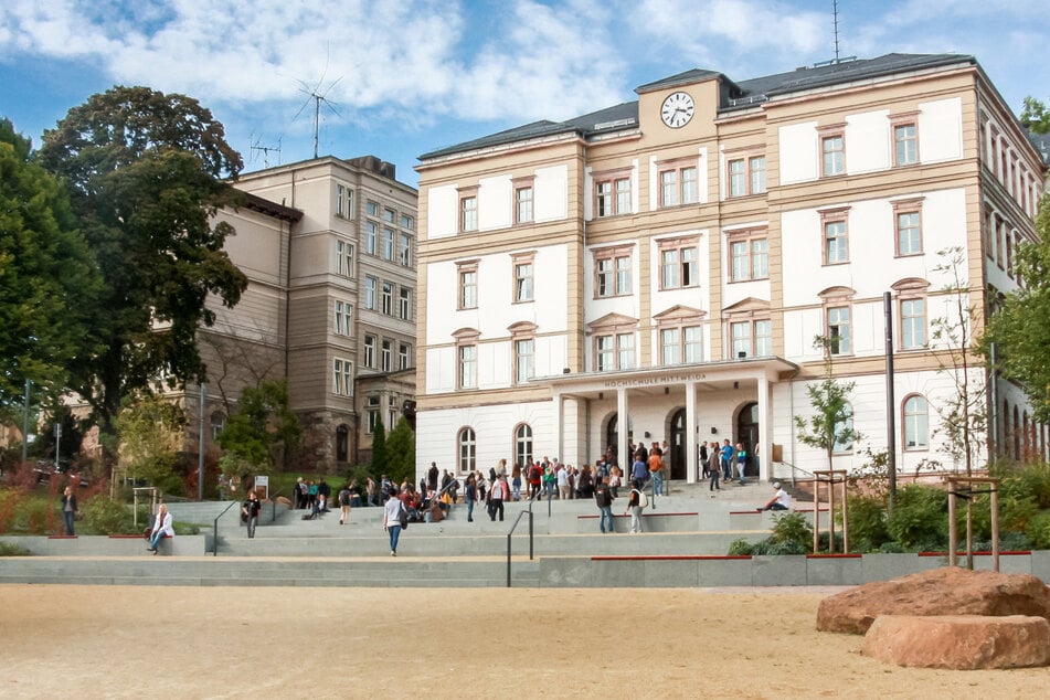 Das Staatsministerium für Regionalentwicklung zeichnete die Projekte "Alte Baumwolle – Neue Mitte Flöha" und "Zwischen Markt und Technikumplatz" in Mittweida aus.