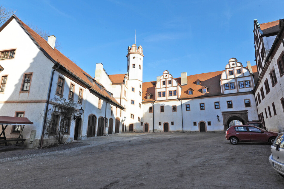 Die Rallye startet am Schloss Glauchau.