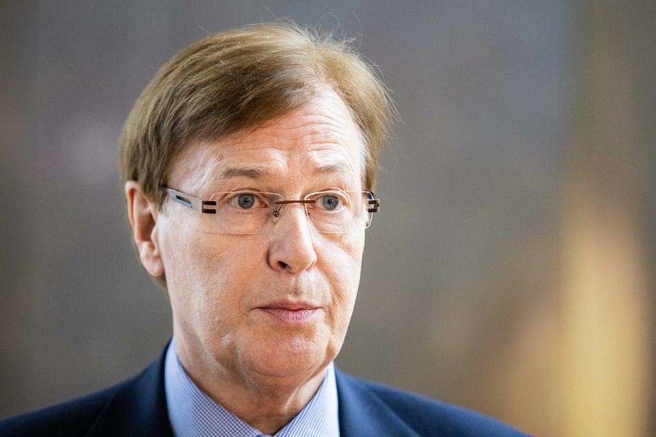NRW-Justizminister Peter Biesenbach (72, CDU) befindet sich in häuslicher Quarantäne.