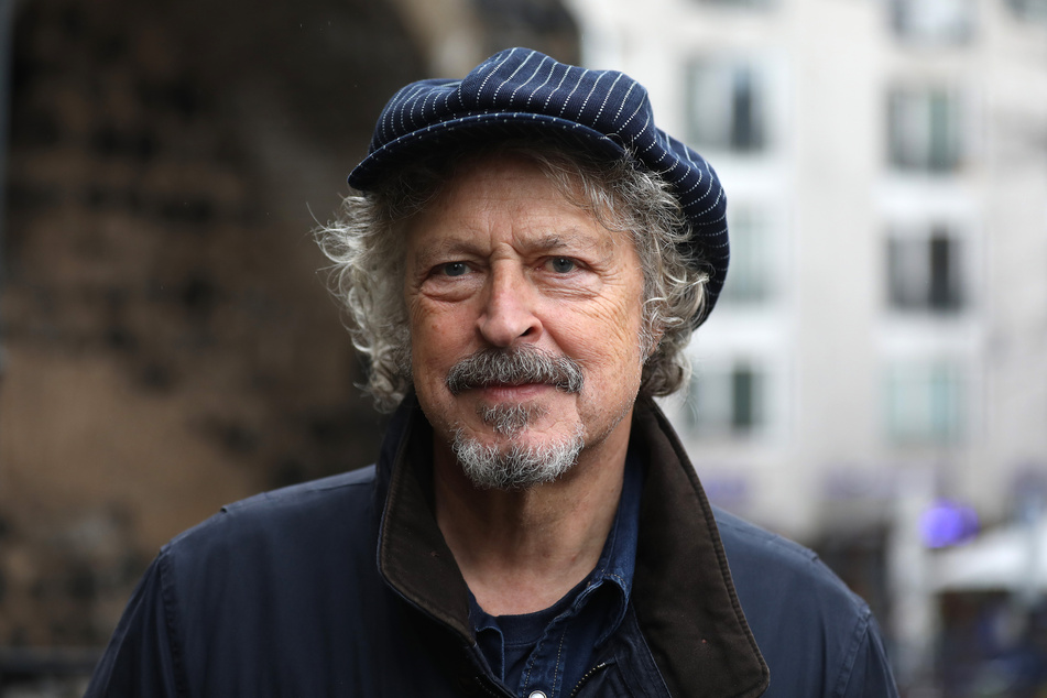 Wolfgang Niedecken (68), Musiker, steht in der Severinsstrasse vor seinem Elternhaus.