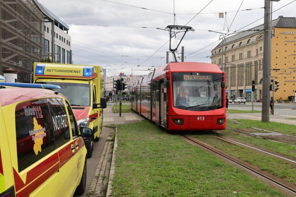 Unfall an Chemnitzer Zenti: Kind gegen Straßenbahn gelaufen