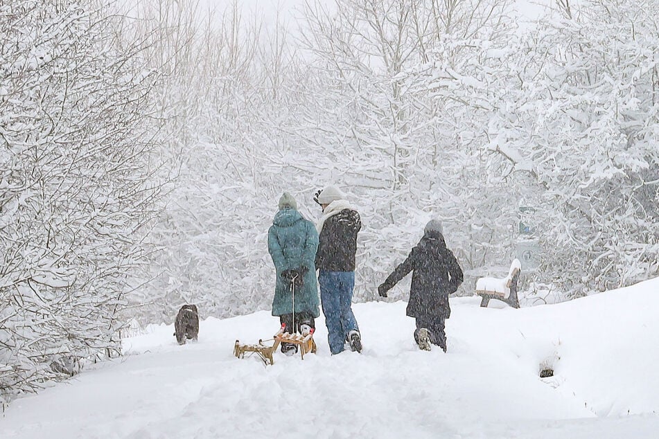 Schlittenfahrt und Schneeballschlacht bleiben weiterhin im Freistaat eine Freizeit-Option.