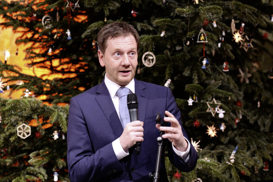 Ministerpräsident Michael Kretschmer (47) setzt auf selbstgebastelten Weihnachtsbaumschmuck. (Archivbild)
